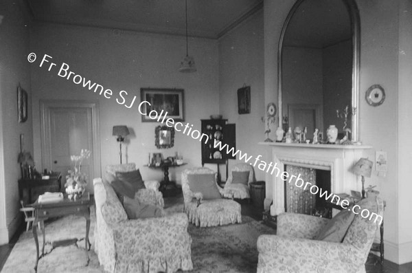 VICARSTOWN GRATTEN LODGE DRAWING ROOM